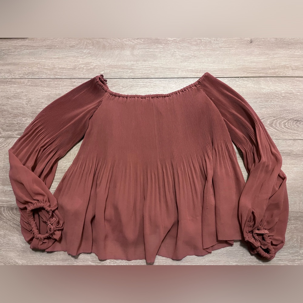 Aritzia Off-Shoulder Blouse size XS